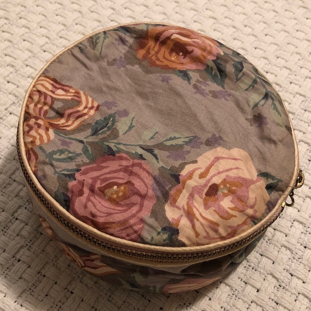 Vintage jewelry case